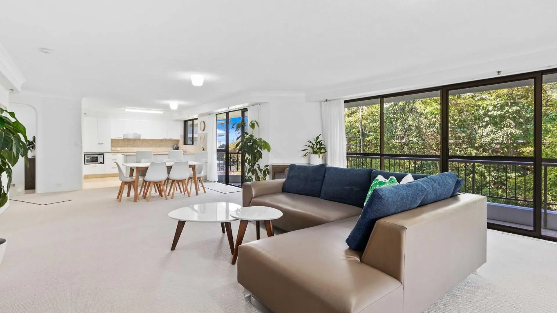 Tranquil 2 Bedroom On Burleigh Headland Gold Coast